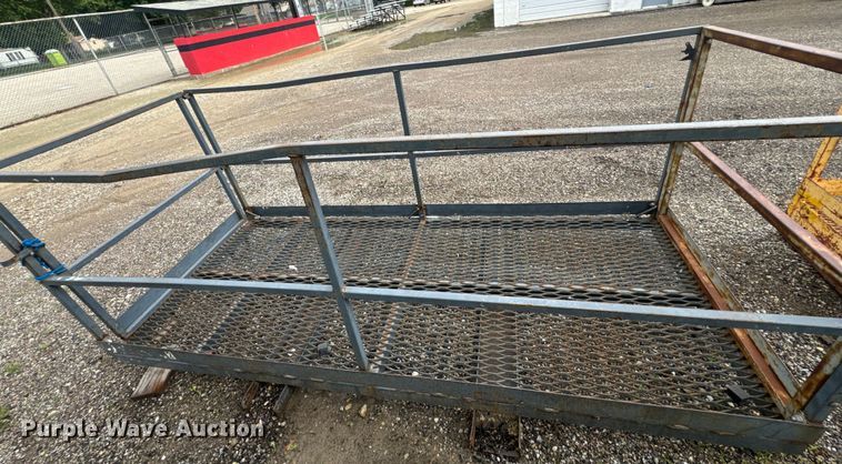 image for item DQ6809 Man basket