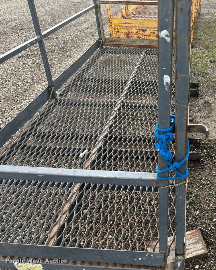 image for item DQ6809 Man basket