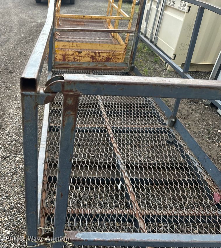 image for item DQ6809 Man basket