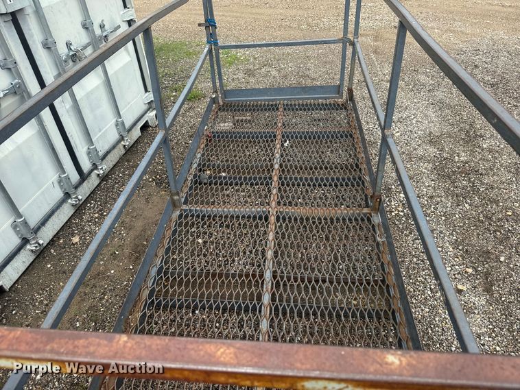 image for item DQ6809 Man basket