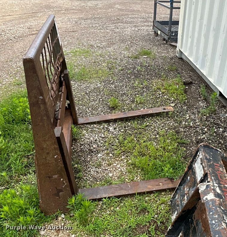 image for item DQ6810 Skid steer forks