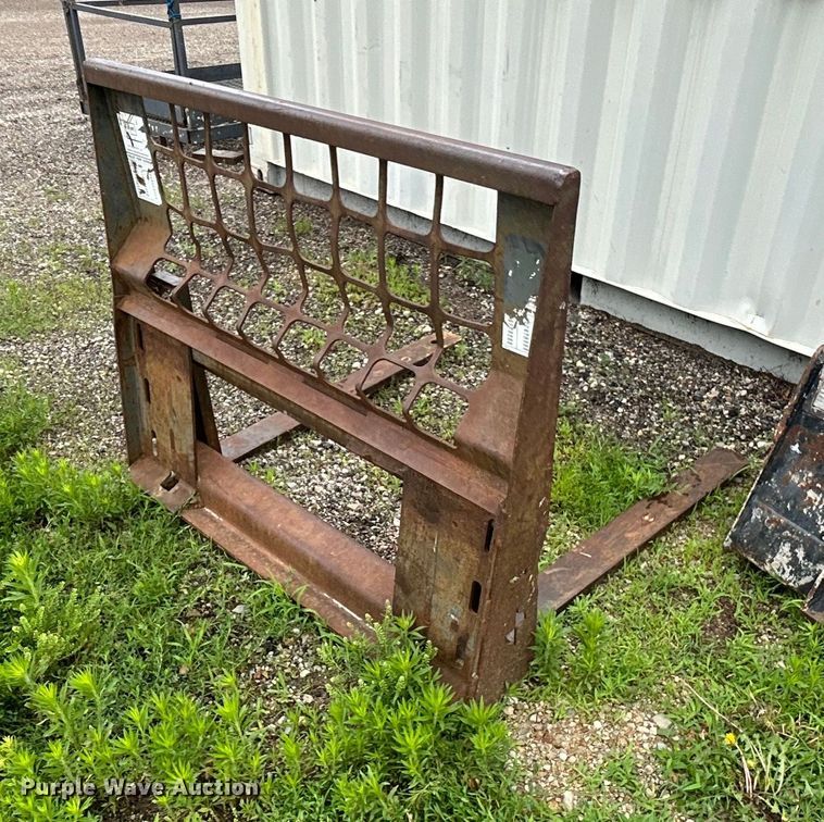 image for item DQ6810 Skid steer forks