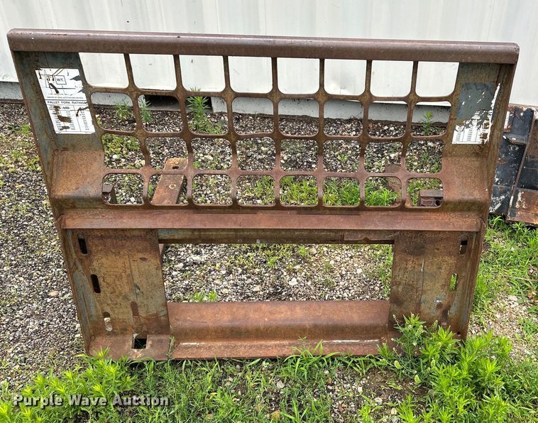 image for item DQ6810 Skid steer forks