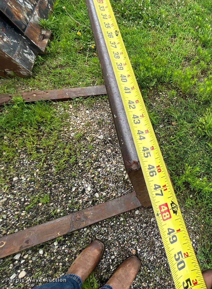 image for item DQ6810 Skid steer forks