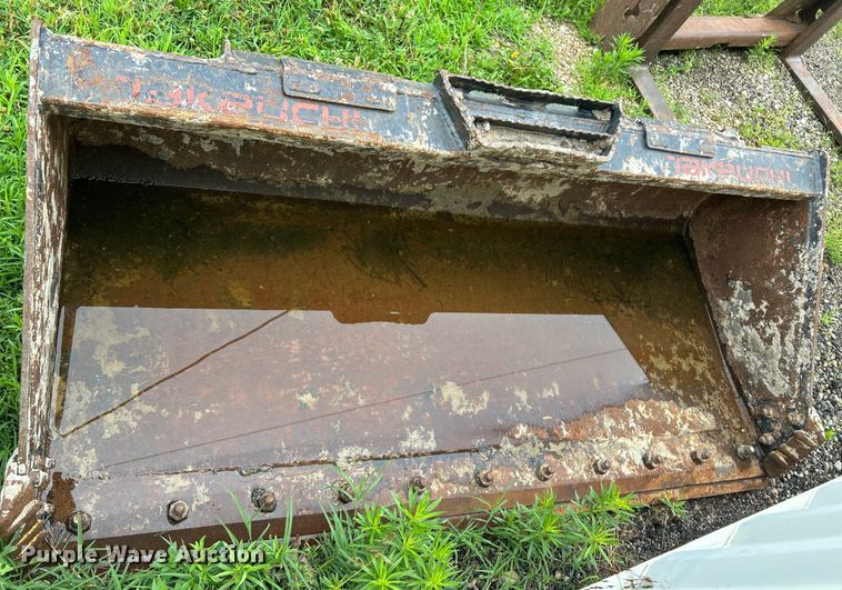 image for item DQ6811 Takeuchi  skid steer bucket