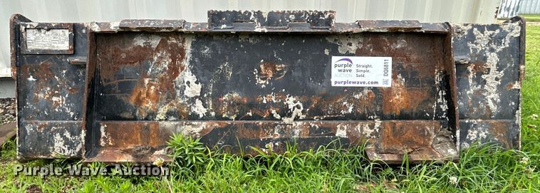 image for item DQ6811 Takeuchi  skid steer bucket