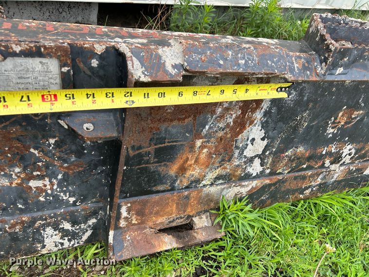 image for item DQ6811 Takeuchi  skid steer bucket