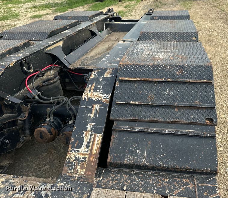 image for item DQ6818 2018 Trail King lowboy equipment trailer