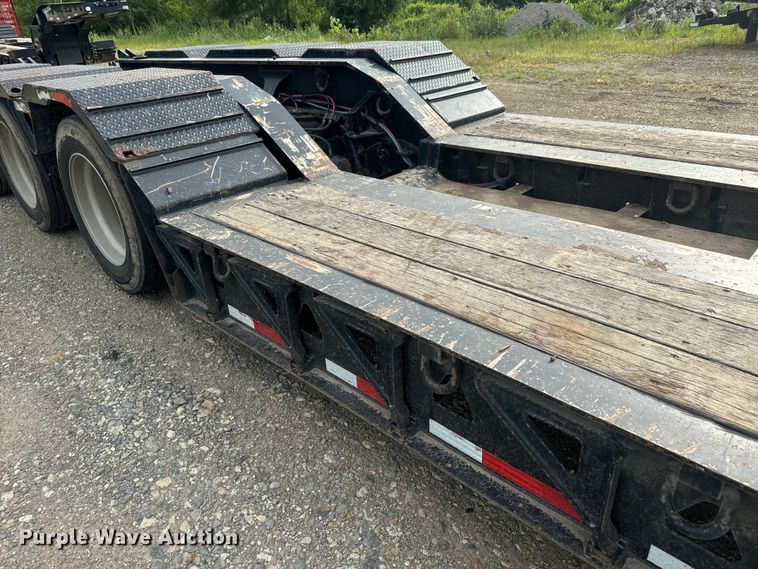 image for item DQ6818 2018 Trail King lowboy equipment trailer