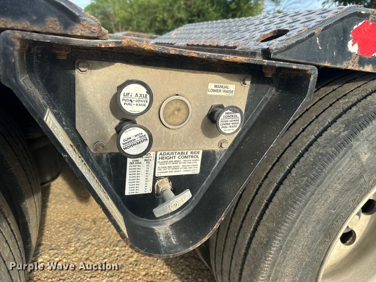 image for item DQ6818 2018 Trail King lowboy equipment trailer