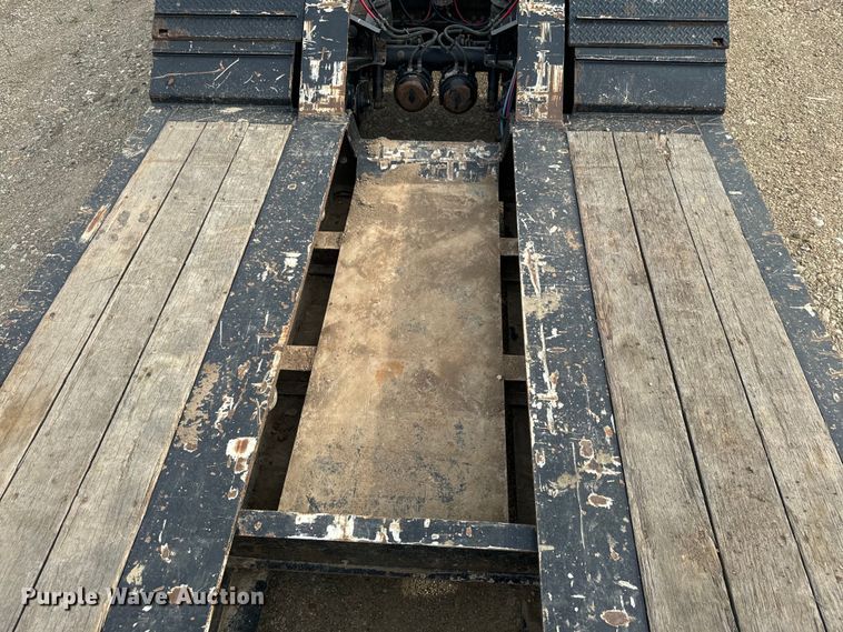 image for item DQ6818 2018 Trail King lowboy equipment trailer