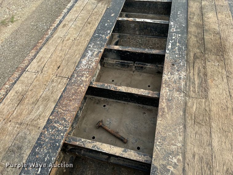 image for item DQ6818 2018 Trail King lowboy equipment trailer