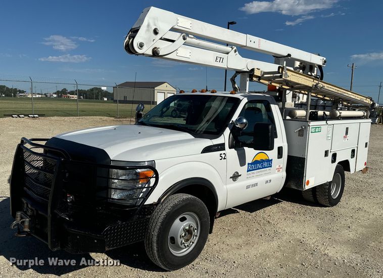 image for item DQ6820 2012 Ford F350 Super Duty XL bucket truck