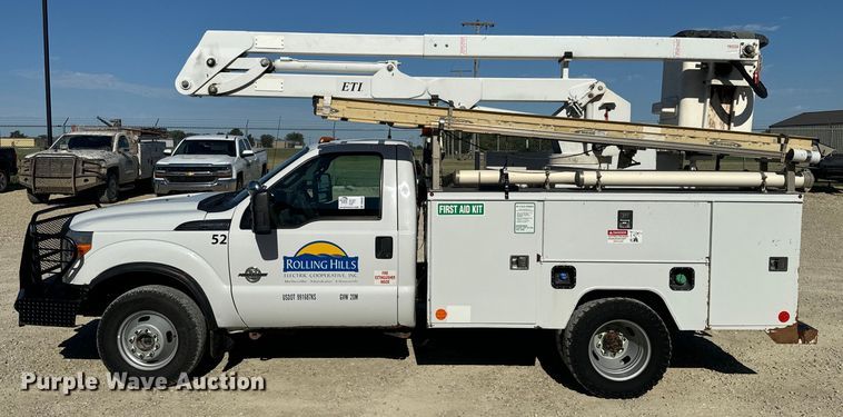 image for item DQ6820 2012 Ford F350 Super Duty XL bucket truck