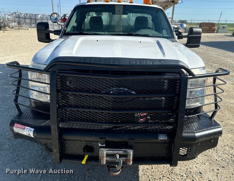 image for item DQ6820 2012 Ford F350 Super Duty XL bucket truck