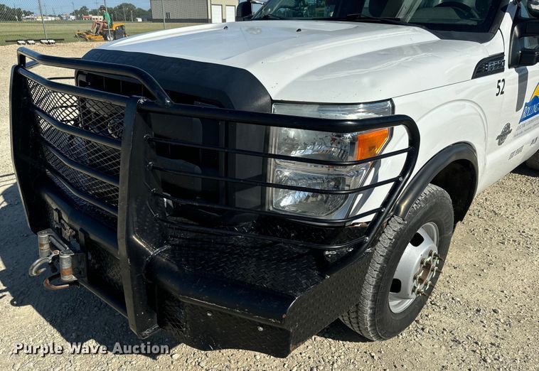 image for item DQ6820 2012 Ford F350 Super Duty XL bucket truck