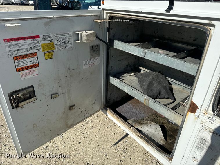 image for item DQ6820 2012 Ford F350 Super Duty XL bucket truck