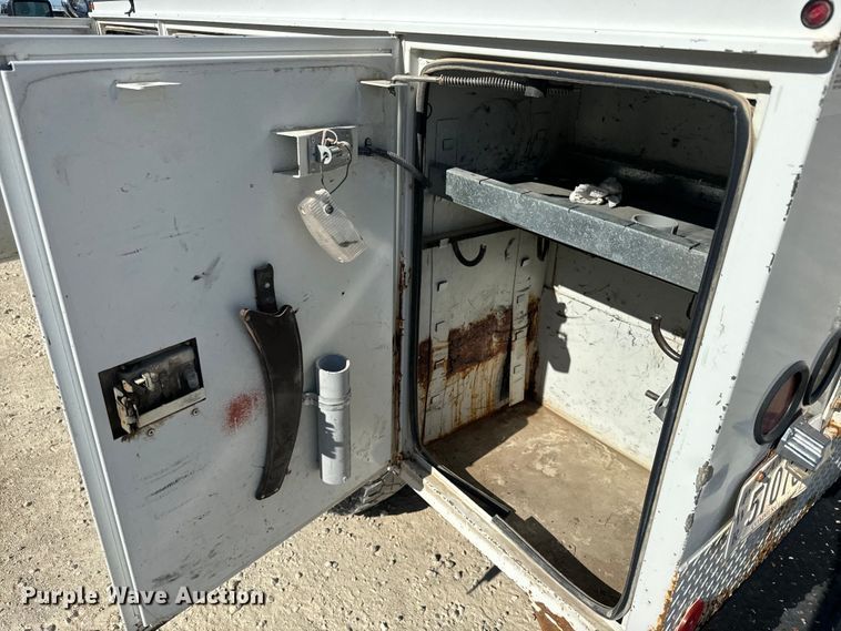 image for item DQ6820 2012 Ford F350 Super Duty XL bucket truck