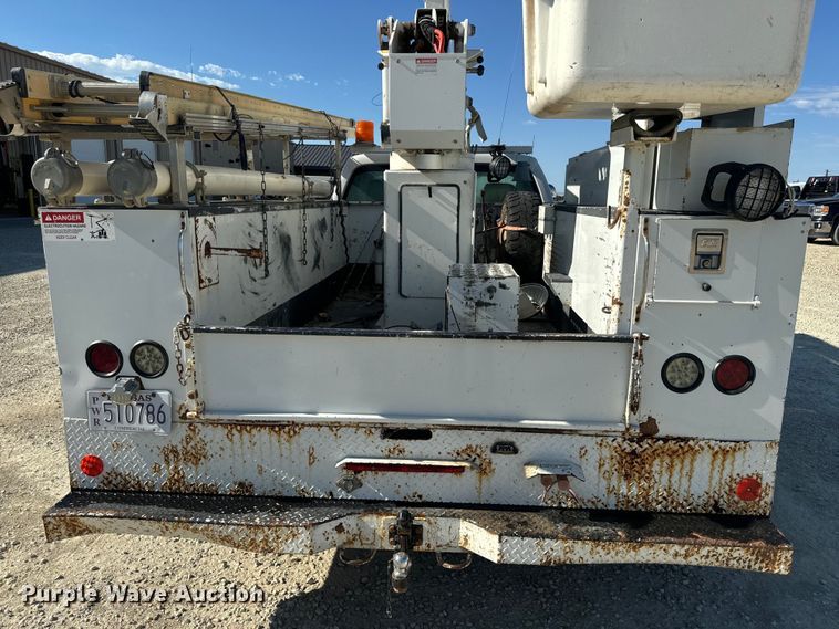 image for item DQ6820 2012 Ford F350 Super Duty XL bucket truck
