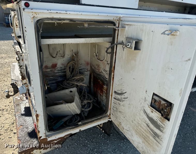 image for item DQ6820 2012 Ford F350 Super Duty XL bucket truck