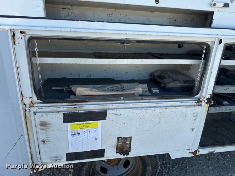 image for item DQ6820 2012 Ford F350 Super Duty XL bucket truck