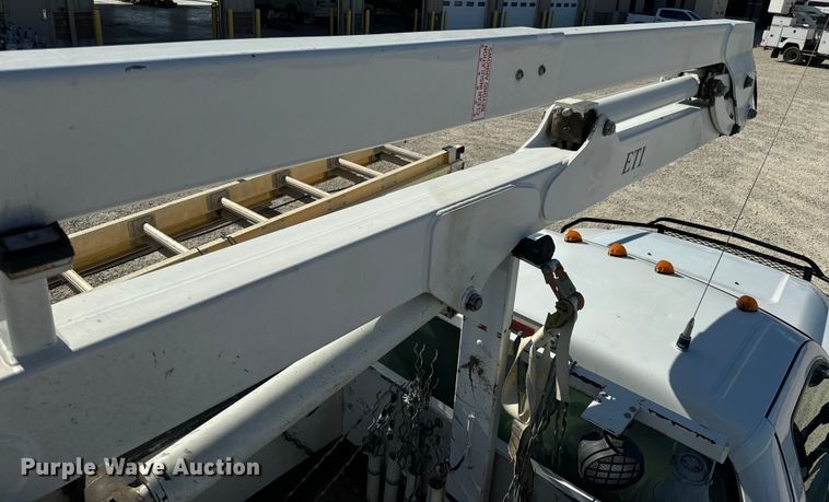 image for item DQ6820 2012 Ford F350 Super Duty XL bucket truck