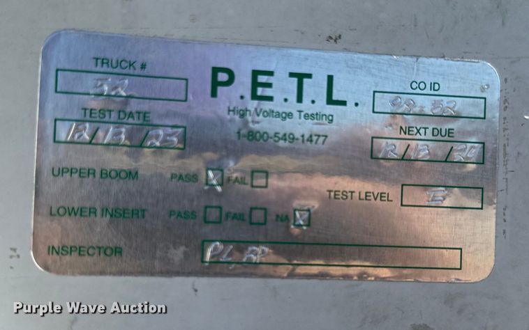 image for item DQ6820 2012 Ford F350 Super Duty XL bucket truck