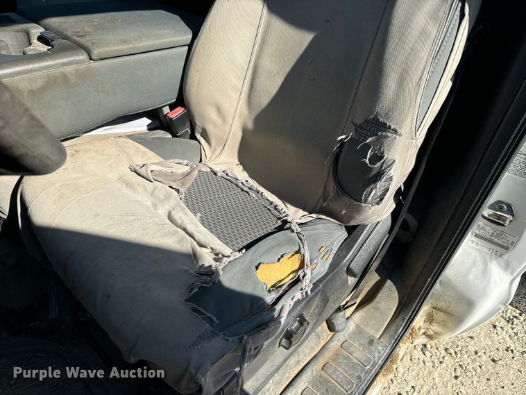 image for item DQ6820 2012 Ford F350 Super Duty XL bucket truck