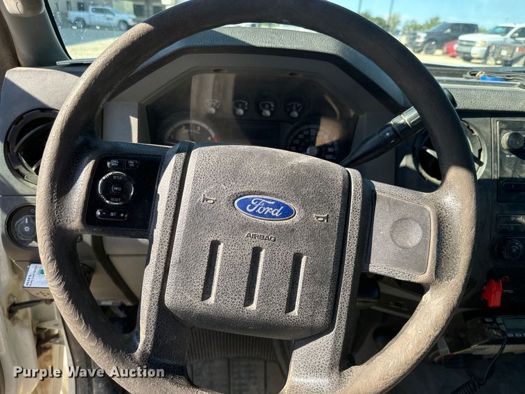 image for item DQ6820 2012 Ford F350 Super Duty XL bucket truck