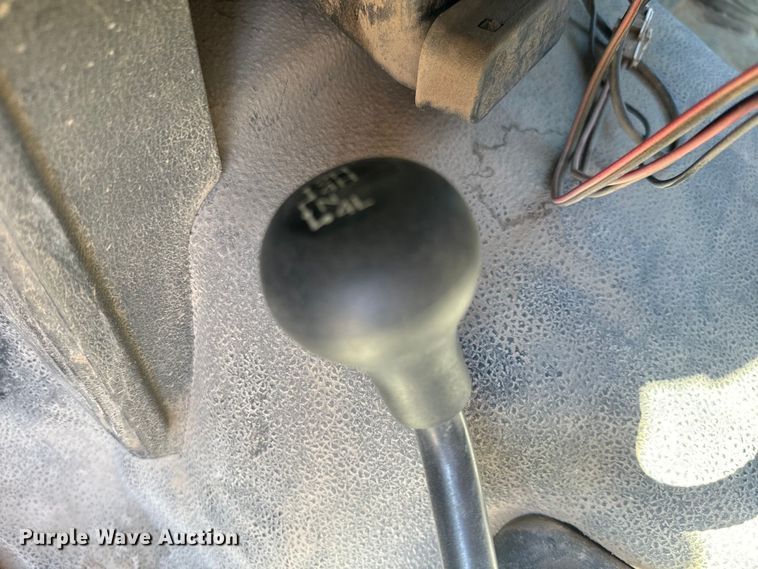 image for item DQ6820 2012 Ford F350 Super Duty XL bucket truck