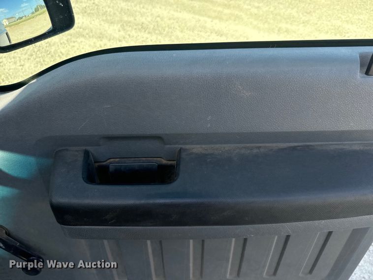 image for item DQ6820 2012 Ford F350 Super Duty XL bucket truck