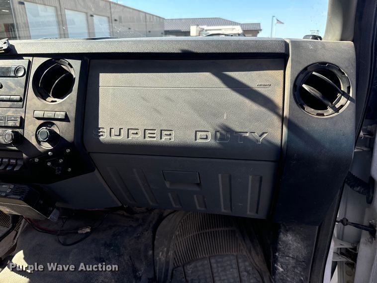 image for item DQ6820 2012 Ford F350 Super Duty XL bucket truck