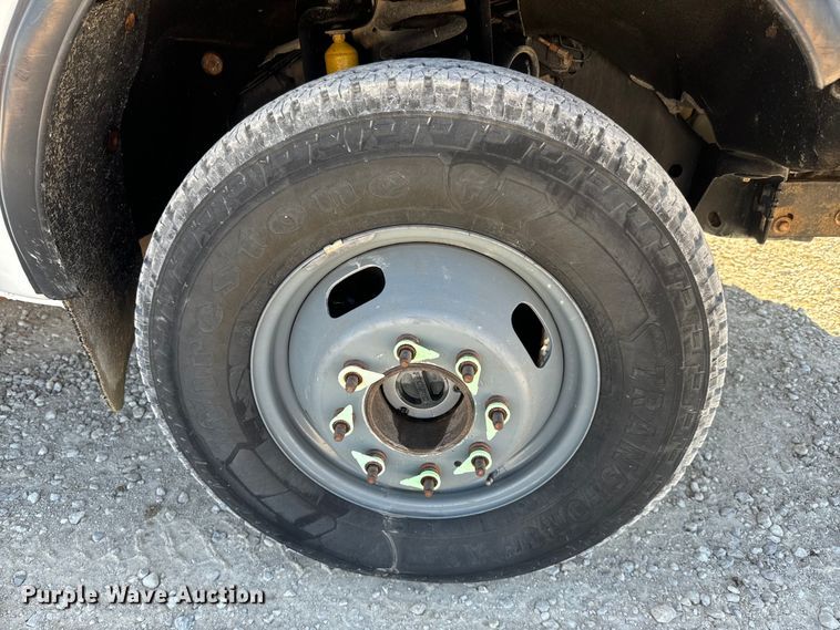 image for item DQ6820 2012 Ford F350 Super Duty XL bucket truck