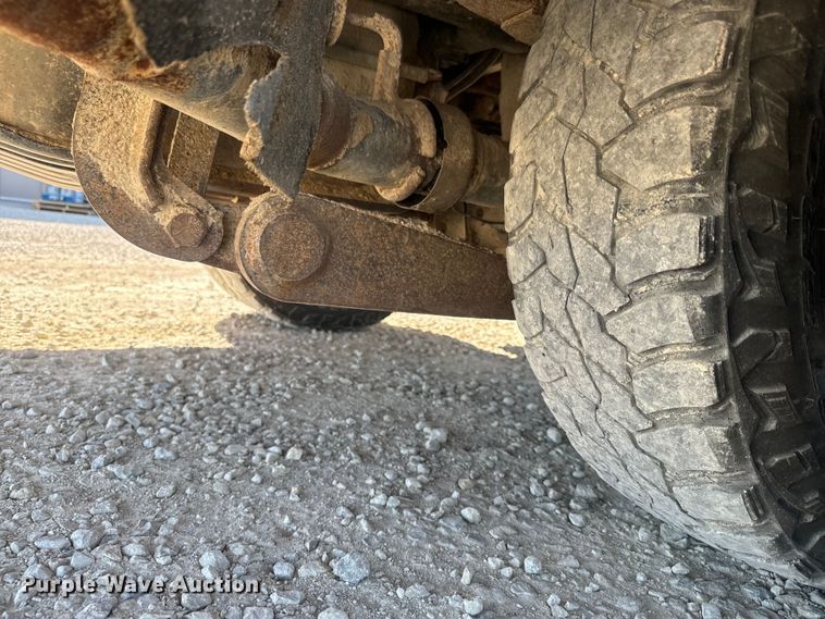 image for item DQ6820 2012 Ford F350 Super Duty XL bucket truck