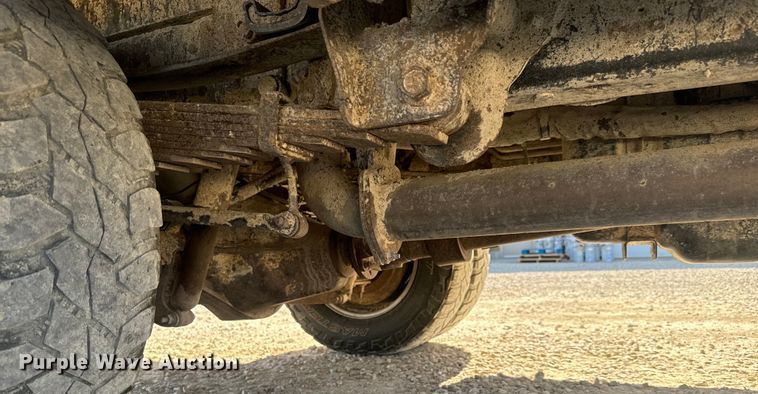 image for item DQ6820 2012 Ford F350 Super Duty XL bucket truck