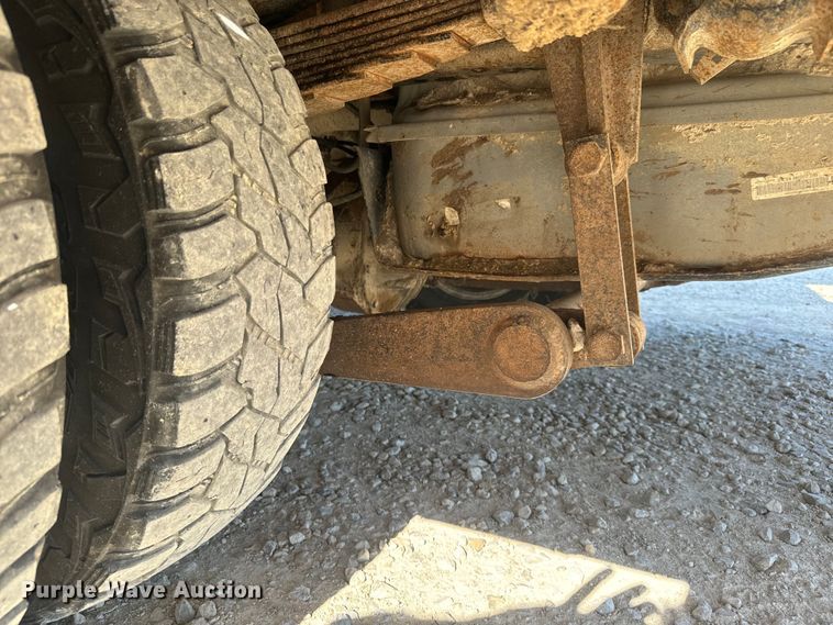 image for item DQ6820 2012 Ford F350 Super Duty XL bucket truck