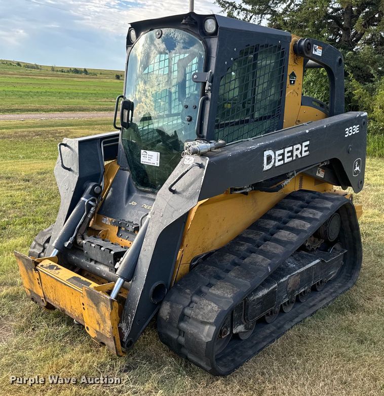 image for item DQ6822 2016 John Deere 333E tracked skid steer loader