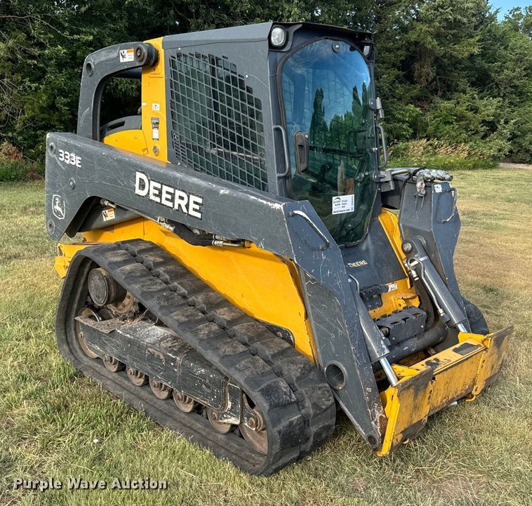 image for item DQ6822 2016 John Deere 333E tracked skid steer loader