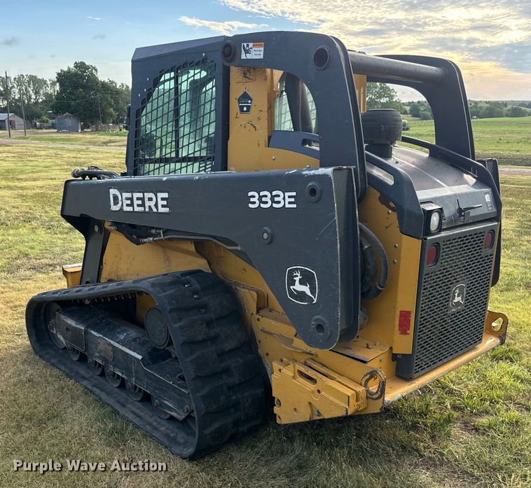image for item DQ6822 2016 John Deere 333E tracked skid steer loader