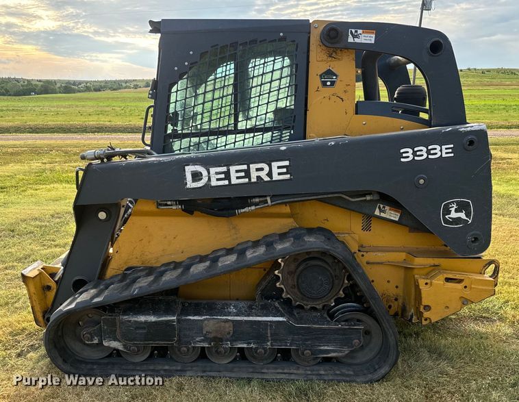 image for item DQ6822 2016 John Deere 333E tracked skid steer loader