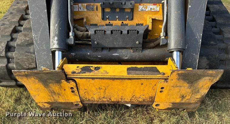 image for item DQ6822 2016 John Deere 333E tracked skid steer loader