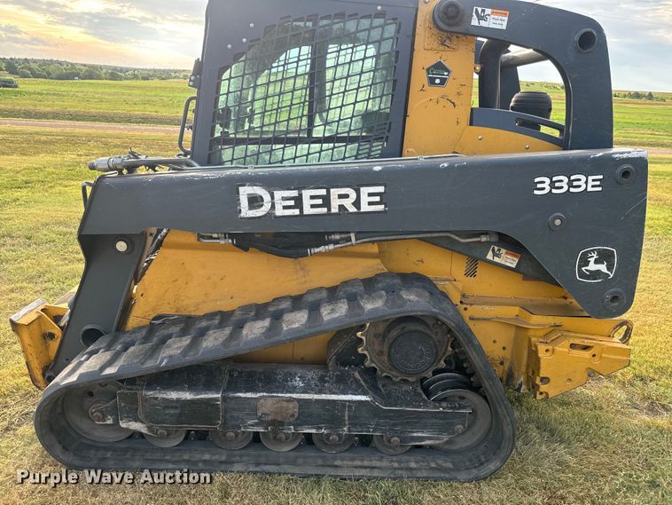 image for item DQ6822 2016 John Deere 333E tracked skid steer loader