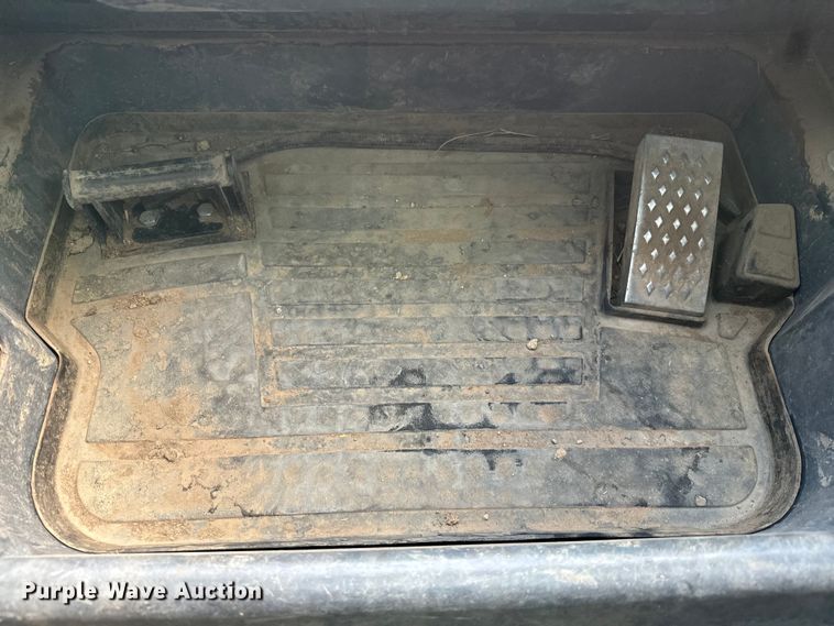 image for item DQ6822 2016 John Deere 333E tracked skid steer loader