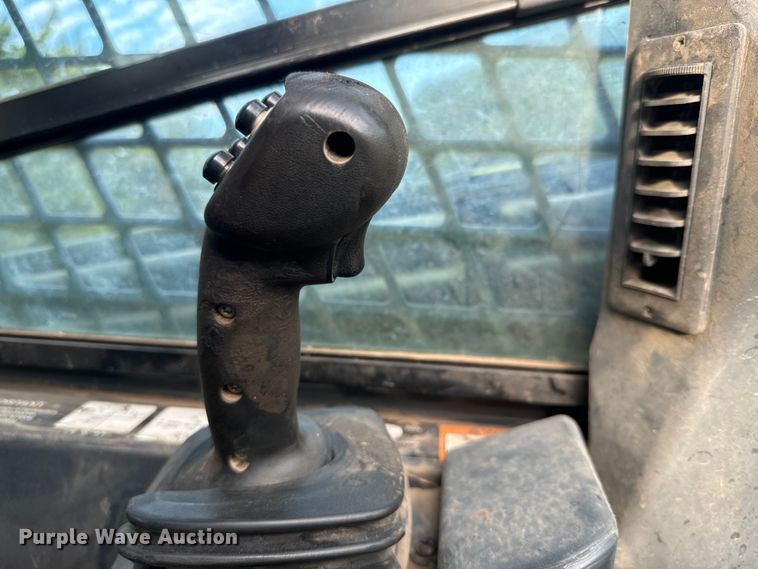 image for item DQ6822 2016 John Deere 333E tracked skid steer loader