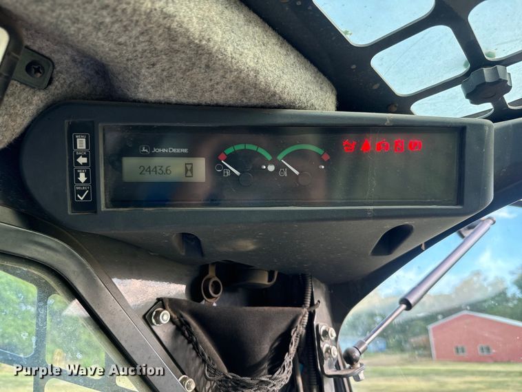 image for item DQ6822 2016 John Deere 333E tracked skid steer loader