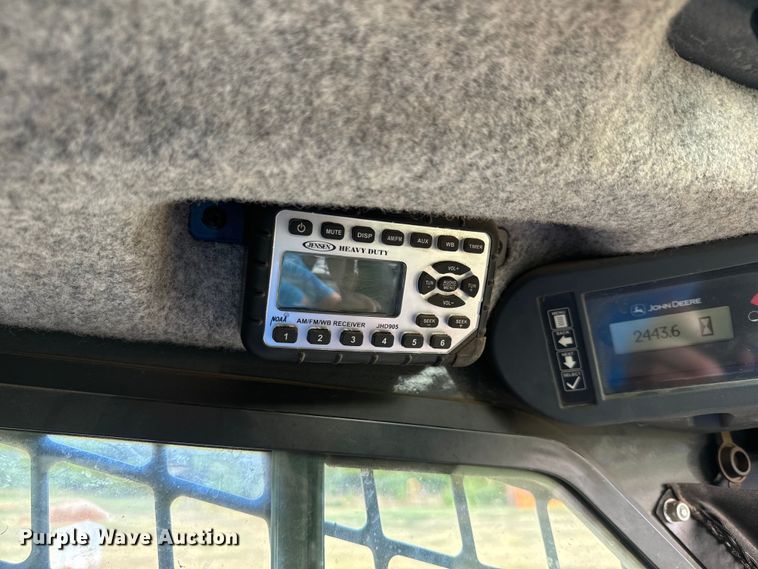 image for item DQ6822 2016 John Deere 333E tracked skid steer loader