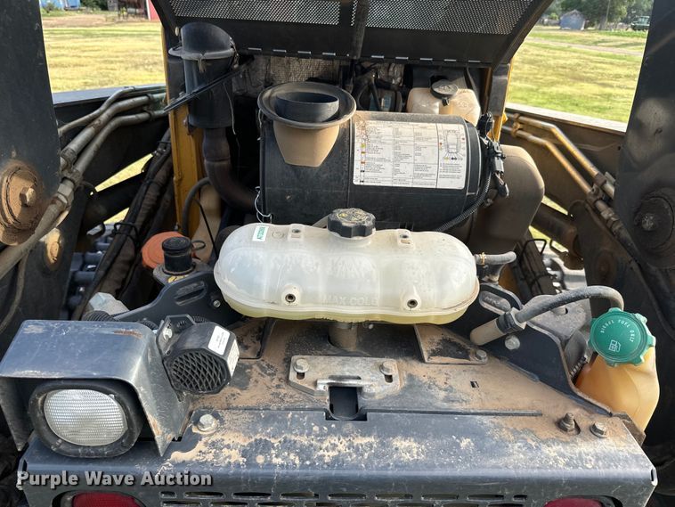 image for item DQ6822 2016 John Deere 333E tracked skid steer loader