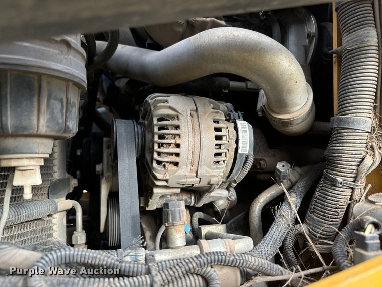 image for item DQ6822 2016 John Deere 333E tracked skid steer loader