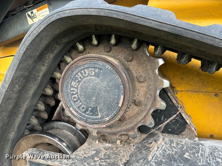 image for item DQ6822 2016 John Deere 333E tracked skid steer loader