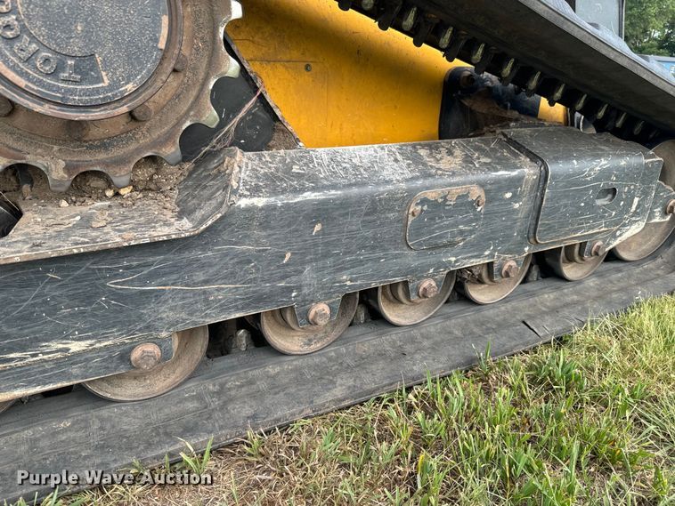 image for item DQ6822 2016 John Deere 333E tracked skid steer loader